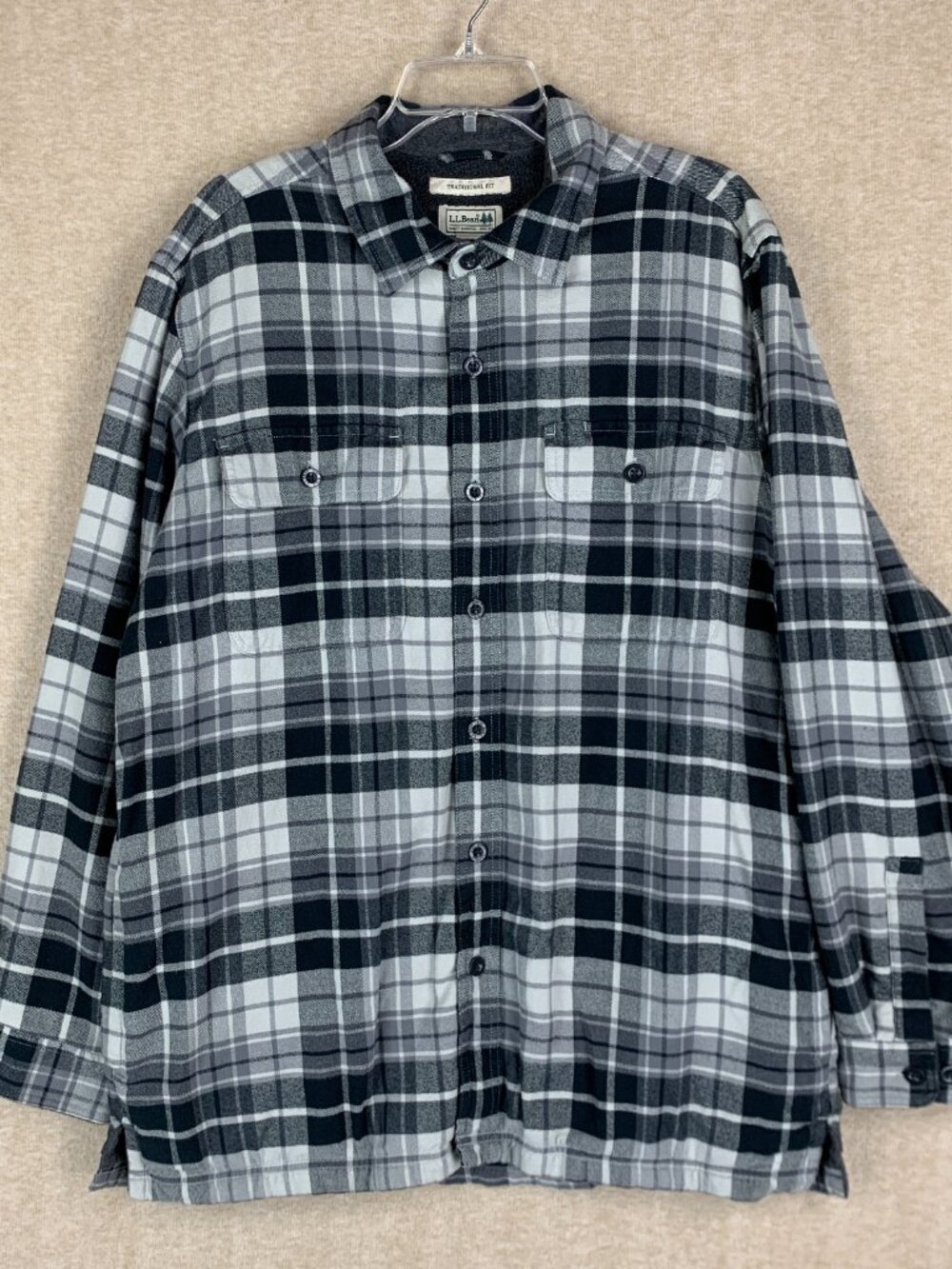 LL Bean Fleece Lined Flannel Shirt L Black Gray Plaid Shacket Chore Barn Work
